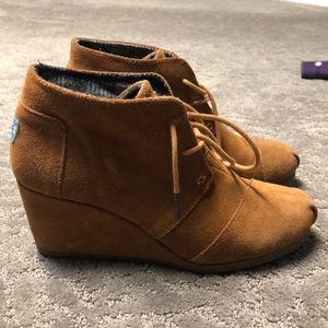 Tom Wedges size 8.